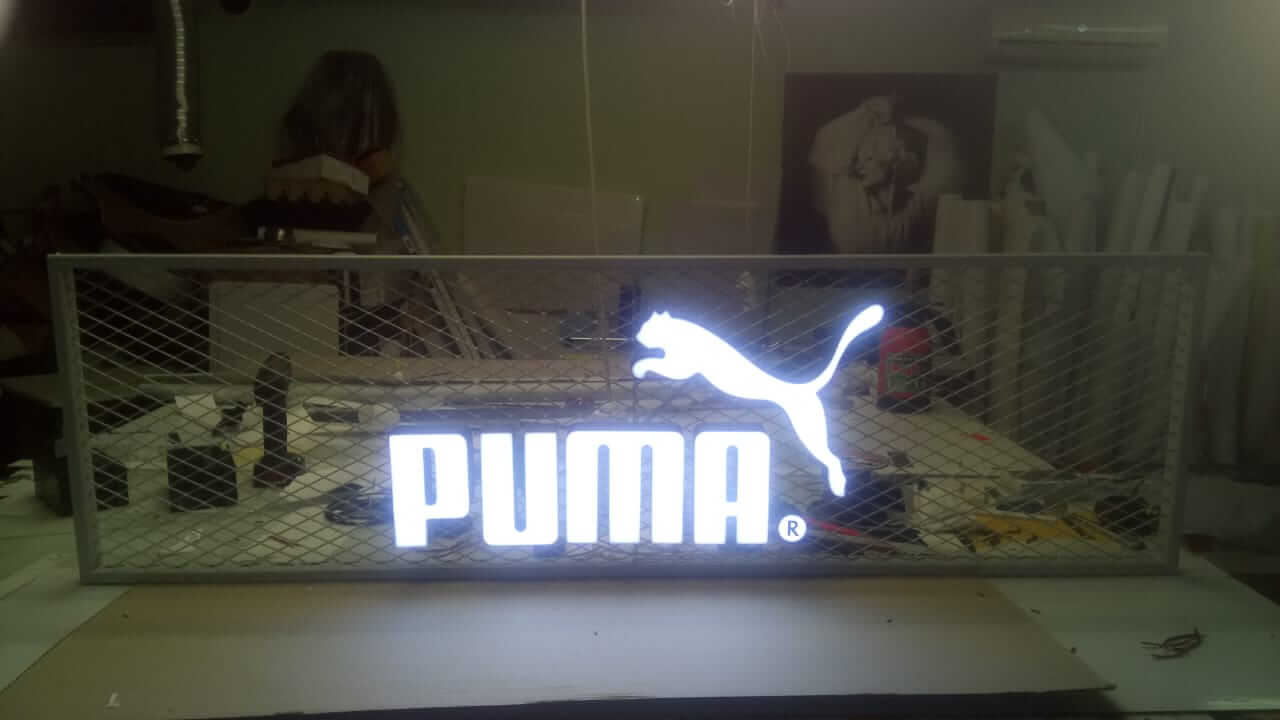 Световые буквы Puma